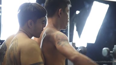 Fucking_Muscle_Asian_bottoms