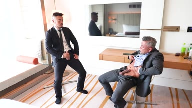 Fucking_Muscle_Asian_bottoms