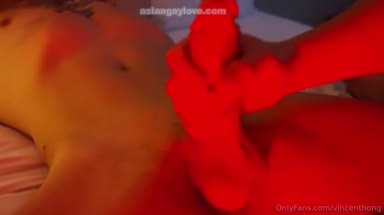 @vincenthong