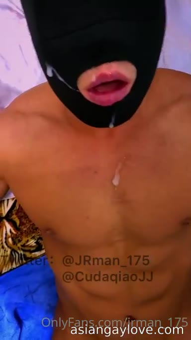 Fucking_Muscle_Asian_bottoms