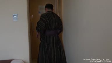 Fucking_Muscle_Asian_bottoms