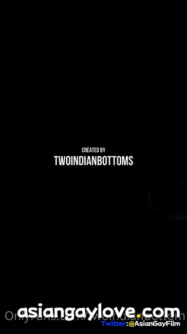 @twoindianbottom